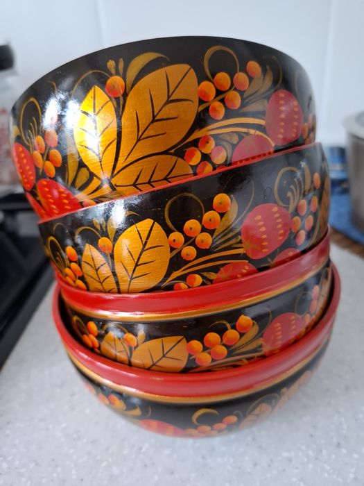 Продаю  деревянные чаши 4 штуки