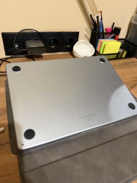 Macbook air 13 m4 16/256