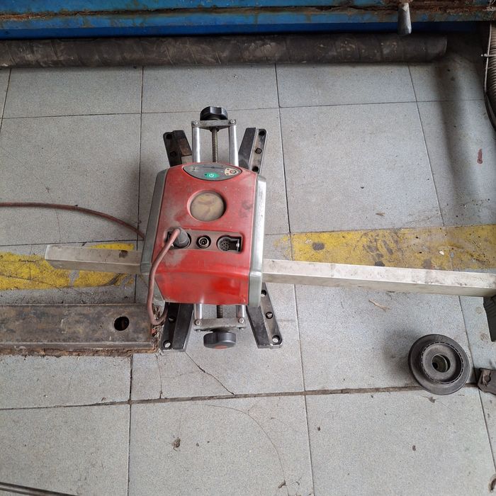 Стенд за регулиране сходимоста на автомобили