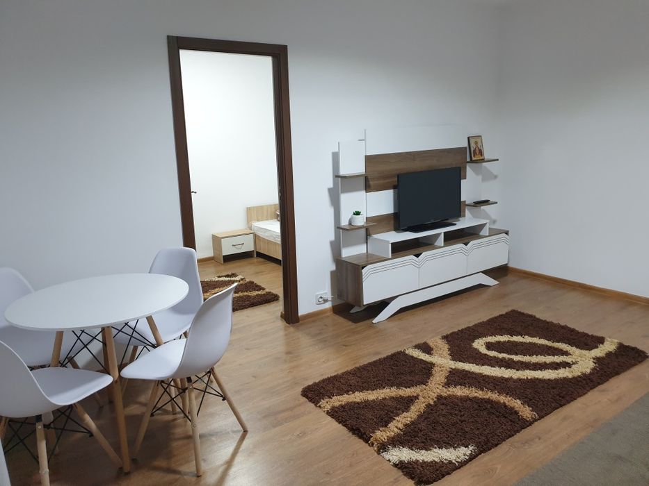 Direct proprietar!!! Închiriez apartament 2 camere zona Malu Rosu