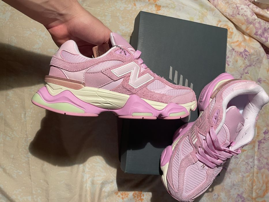 New Balance 9060 Pink Marimea 38 Noi