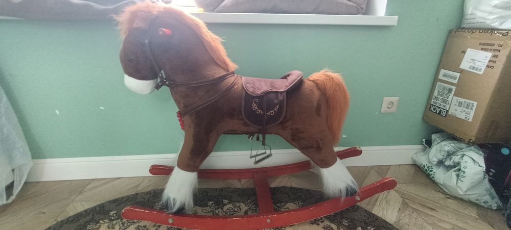 Лошадка-качалка детская