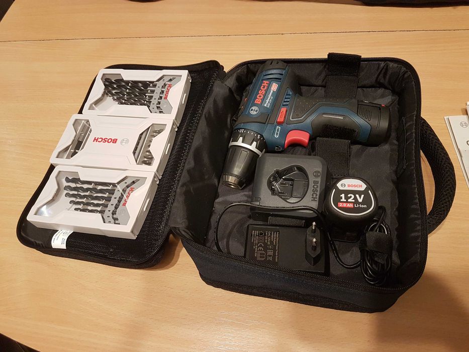 BOSCH Professional GSR 12V-15 Masina de gaurit si insurubat, 2 baterii Li-Ion + 3 seturi accesorii profesionale + geanta, NOUA, in ambalajul original