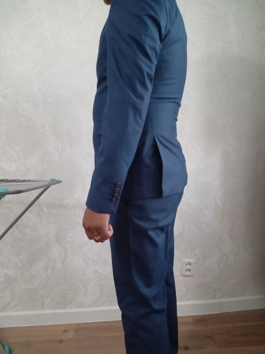 Продам.   костюм