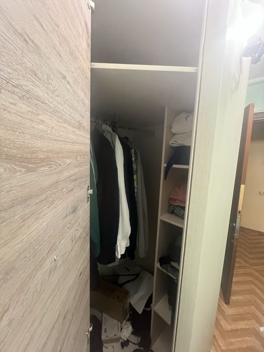 продам бу шкаф хороший вместительный