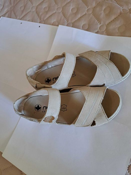 Сандали бежеви RIEKER №37,естествен велур