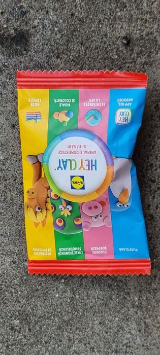 Vând pungute cu plastilina Hey Clay