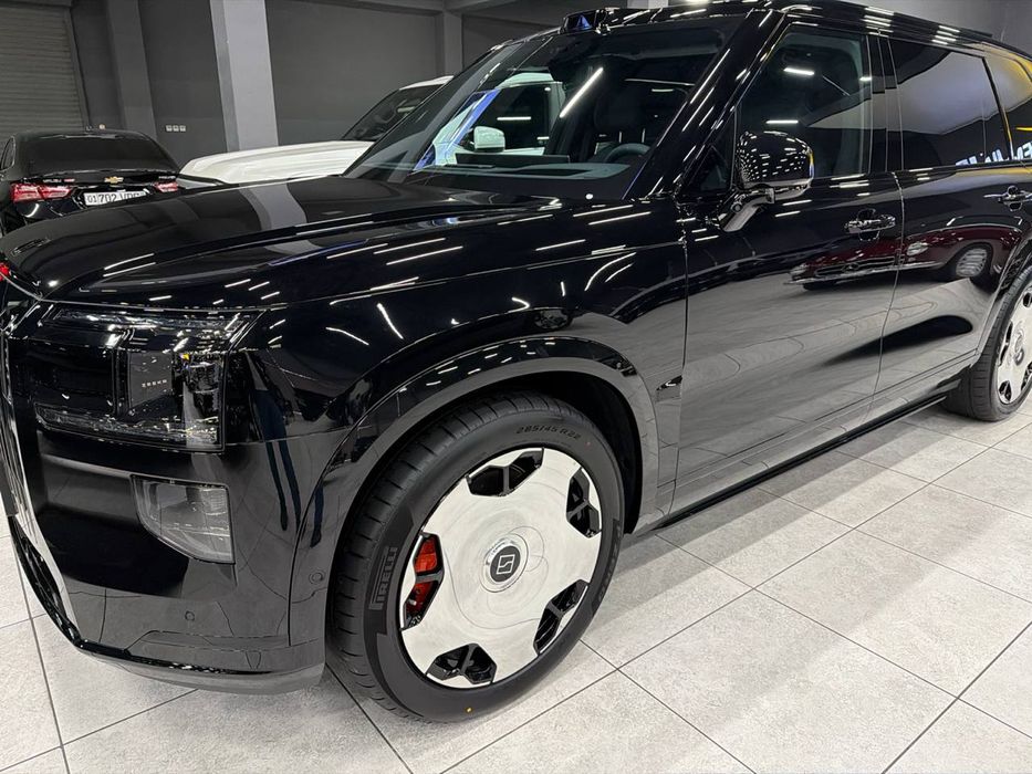 Продаётся Zeekr 9 x ultra. Абсолютно новая машина.