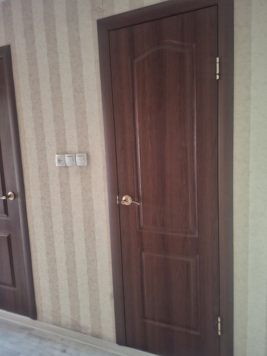 Продам 5  дверей межкомнатных