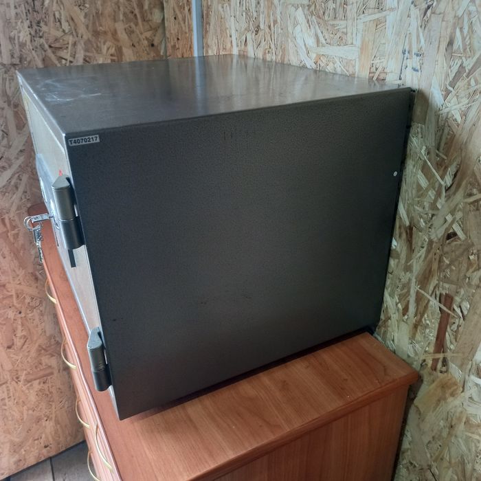 Сейф несгораемый для офиса и дома