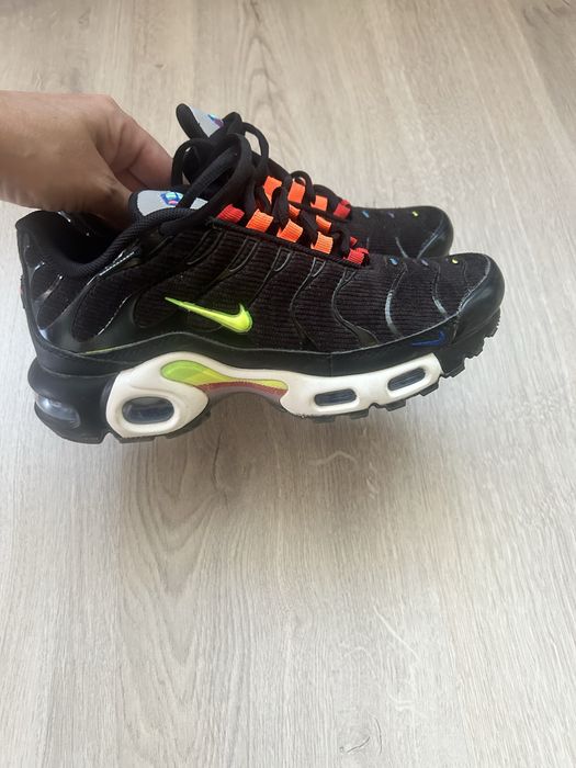 Vand adidasi nike tn