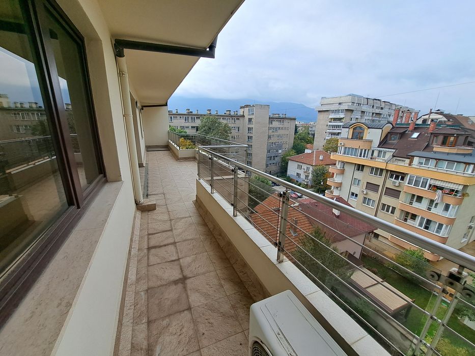 Дава се под наем Тристаен апартамент в София, Лозенец - 146 кв.м за 1050 € - Снимка #10