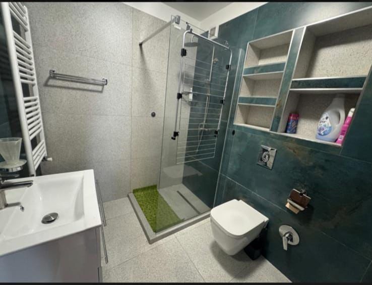 Inchiriez apartament 3 camere Decebal Residence