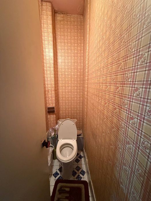 Продается срочно 2 комн квартира рядлм с Андалус