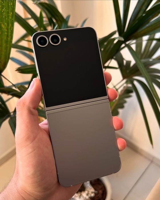 Samsung Z Flip 6 holati yengdek