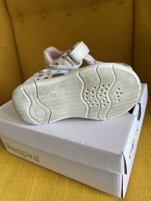 Като нови! Кожени сандали Geox 22 номер