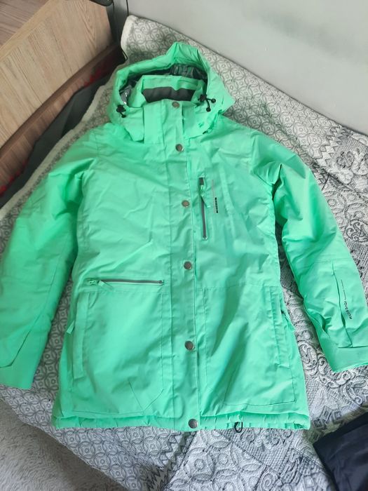 Лыжный костюм женский, размер М, состояние отличное.  Качество отлично