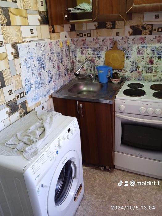 Сдам 2комн квартиру. С мебелью. На длительный срок. За 80000 тг плюс к