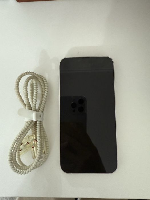 iPhone 13 в хорошем состоянии аккумулятор 80%