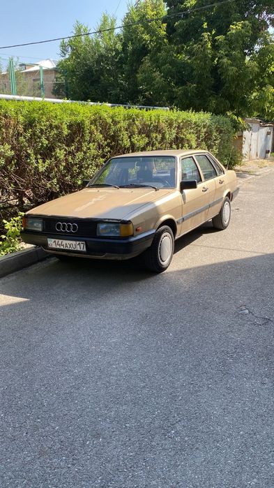 Автомобиль Audi 80 B2