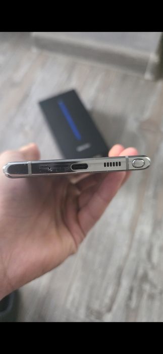 Samsung galaxy note 10+ Aura glow