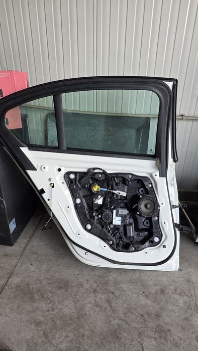 Задна лява врата за BMW G20