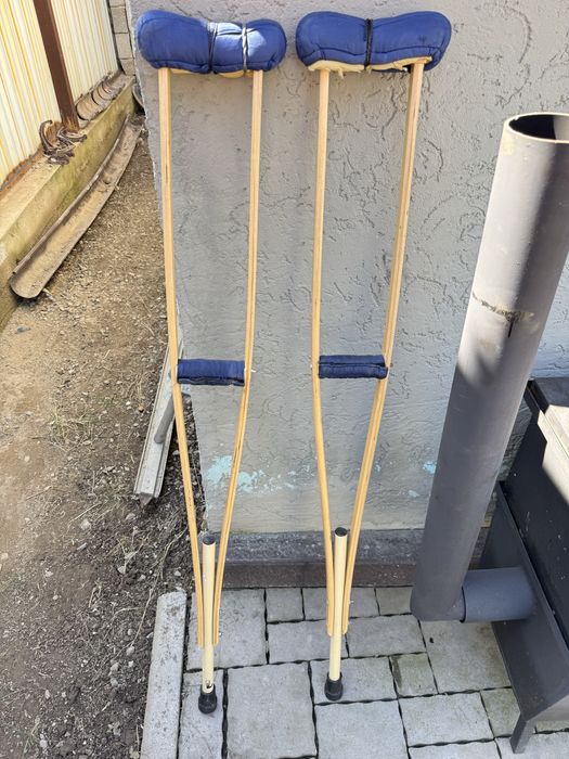 Костыли, б/у для взрослых.