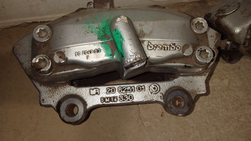 4 бутални спирачни апарати Brembo за Мерцедес Е класа w211, w219 за 330 мм дискове