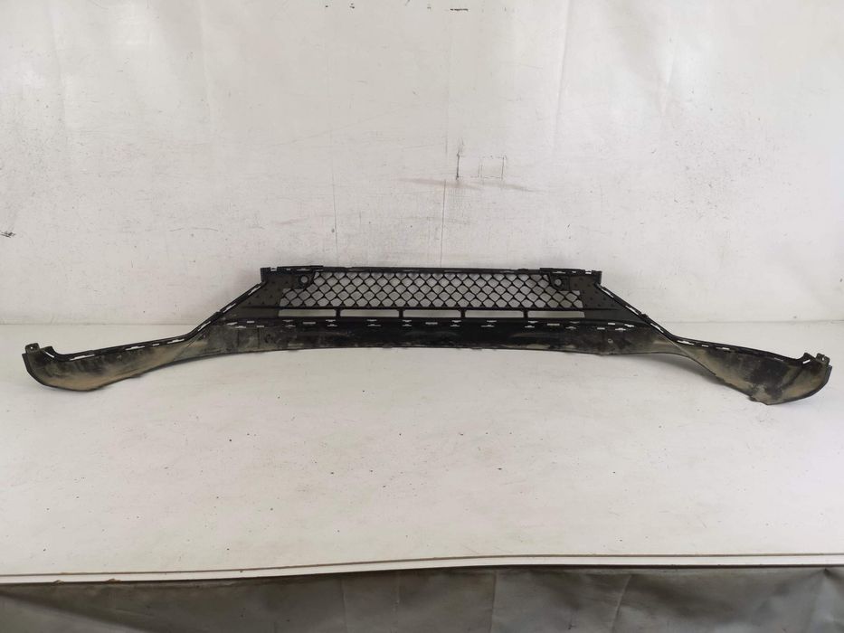 Централна решетка Долна предна броня Мерцедес-Бенц / Mercedes-Benz GLC