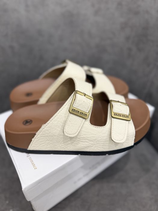 Тапочки с регулируемыми ремешками