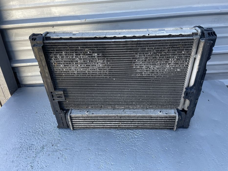 Радиатор БМВ Е90/ Е91, 3.0д (radiator bmw e90 3.0d)