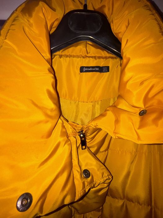 Зимно дълго яке Stradivarius