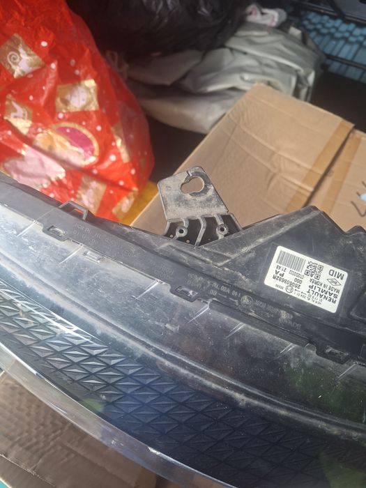 Far stânga de Renault arkana full led