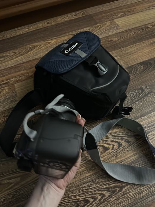 Фотоаппарат Canon EOS 1100D