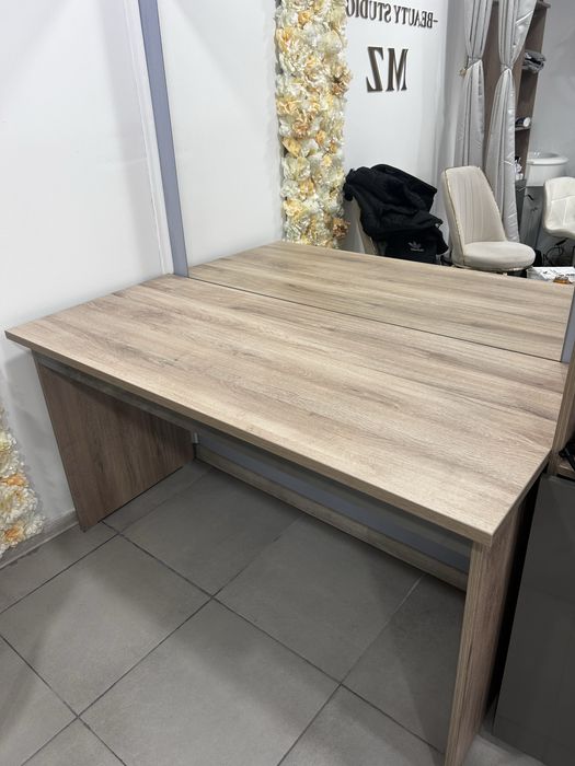 Дървено бюро ново !