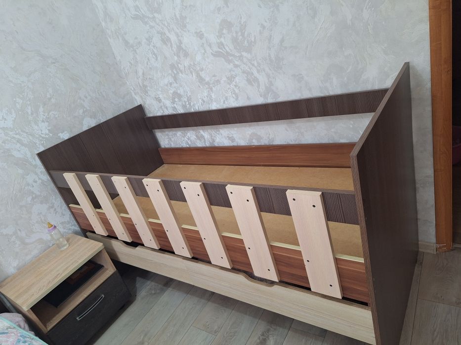 Кровать размером 175×80