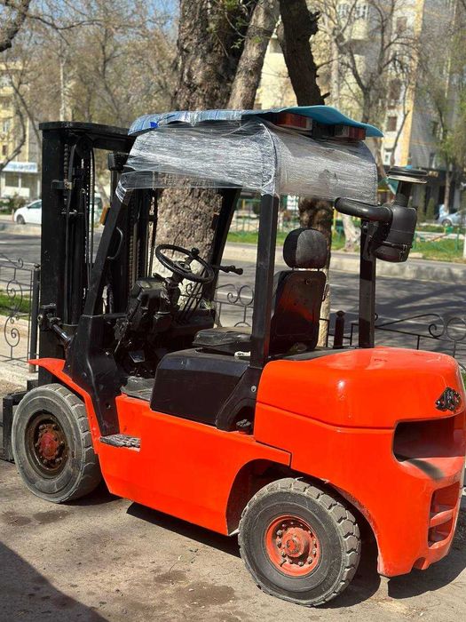 Сдаётся  Вилочные погрузчики марки Hangcha JTC 3,5 т,  4,5 м. Автомат,