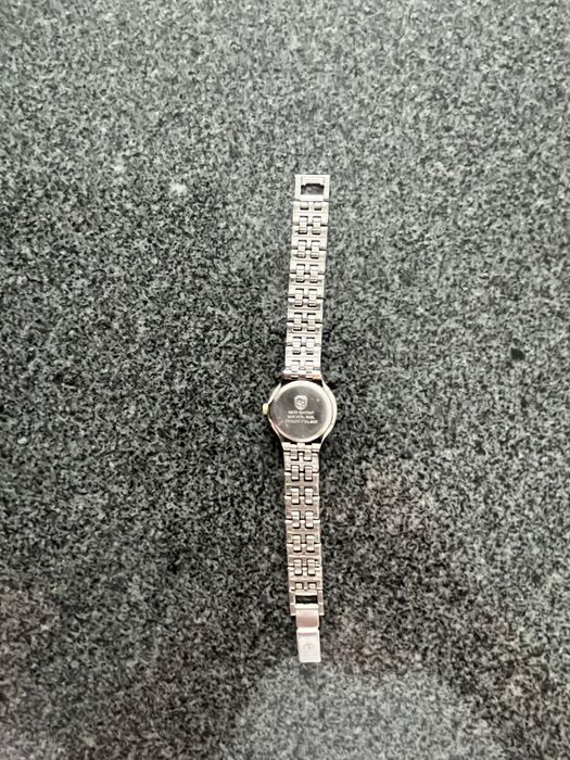 Дамски електронен часовник Lowsell.