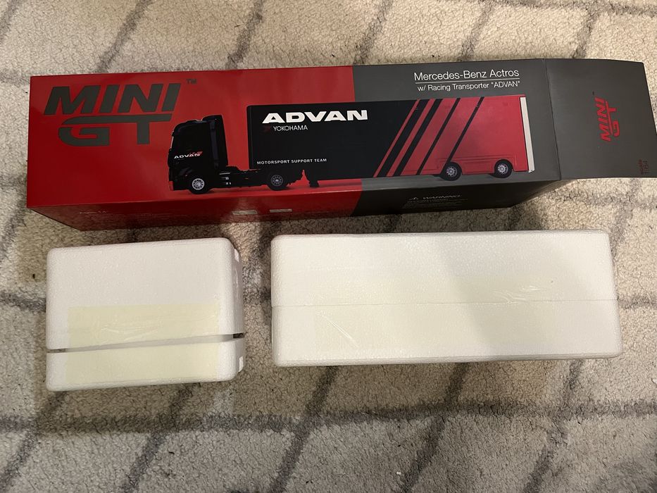 Mini GT Mercedes-Benz Actros with Racing Transporter ADVAN #741