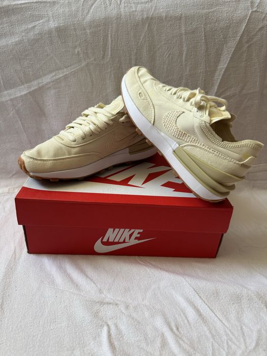 Adidasi Nike Air Max Dawn - marimea [introdu 37,5