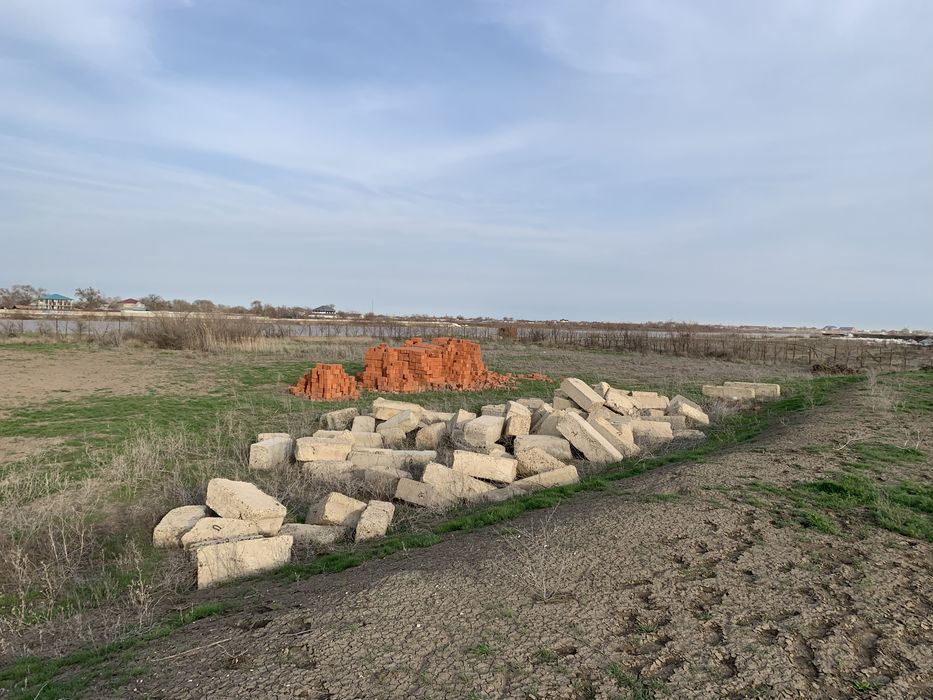 Красный кирпич под ракушеблок