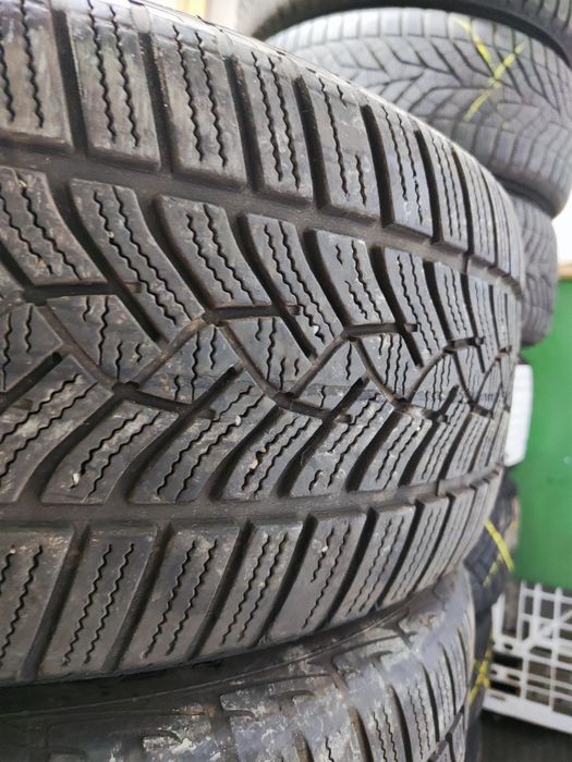 4 бр зимни 225/50/17 Goodyear Runflatt