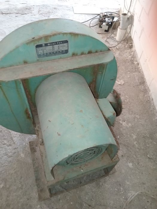 Улитка вентелятор 2та  ишлиди нархини келишамиз