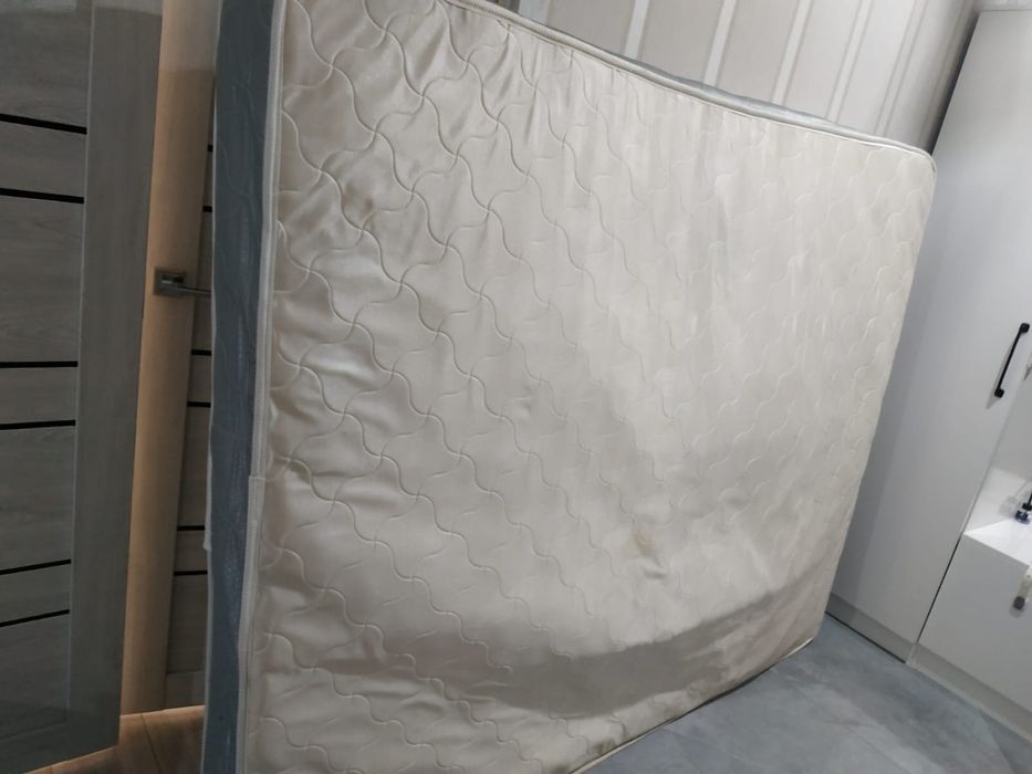 Отдам бесплатно матрас б/у