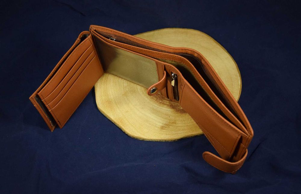 Лазерно гравирано мъжко портмоне от италианска естествена кожа