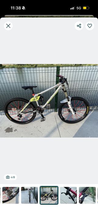Bicicleta downhill banschee