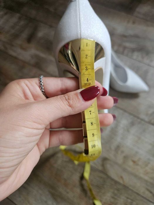 Елегантни обувки R. Polanski