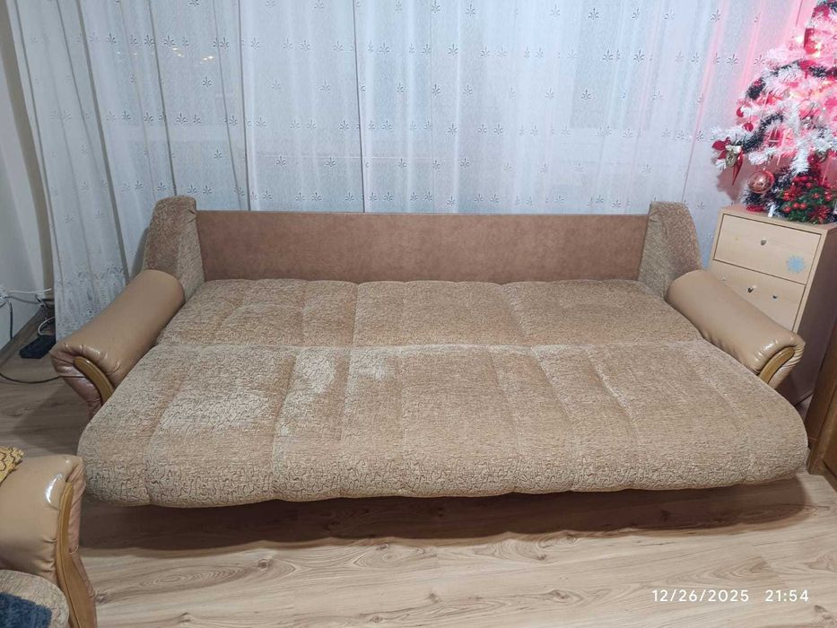 Canapea extensibila 3 locuri