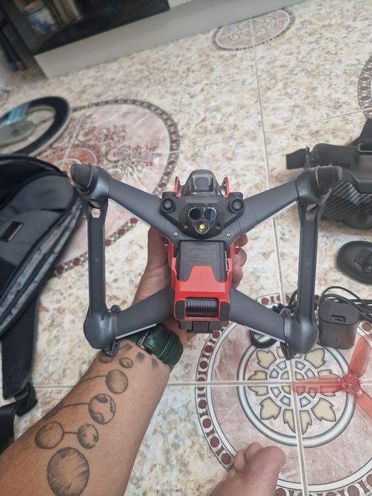 Срочно Продам DJI FPV Combo дрон
