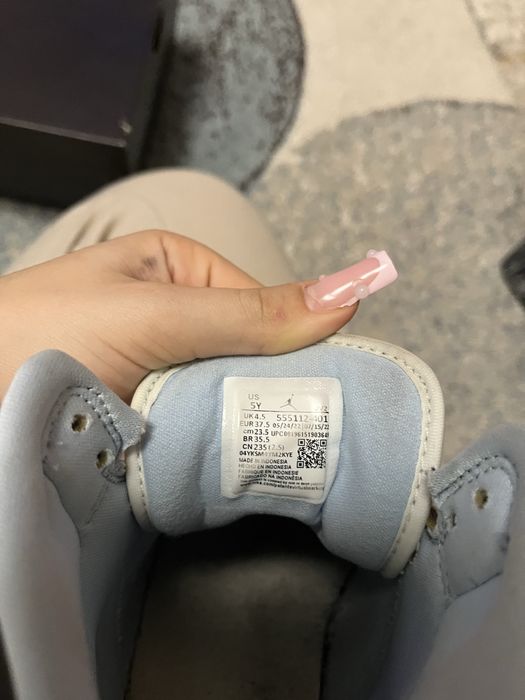 adidasi jordan 1 mie ice blue